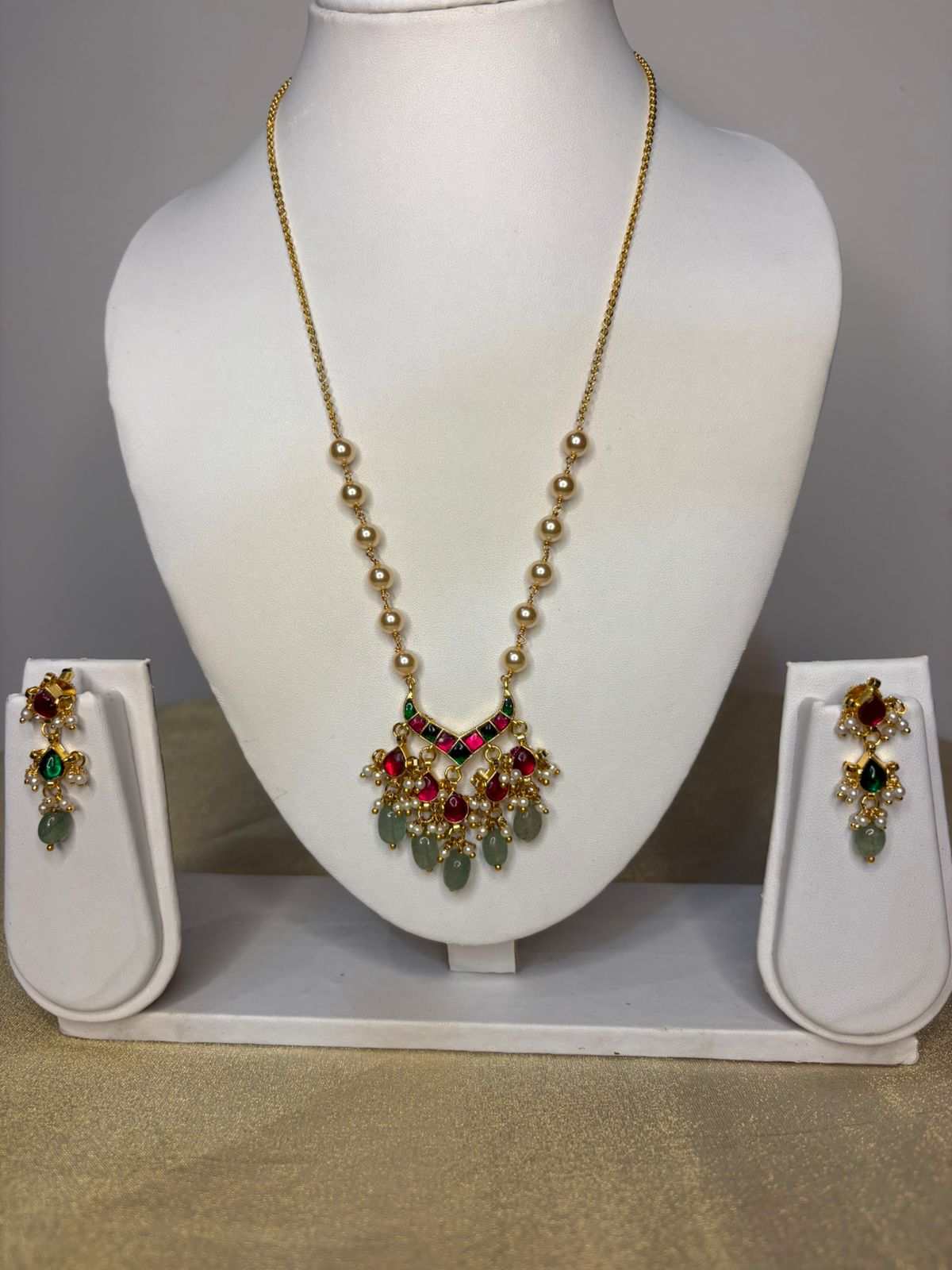 Traditional Pearl chain with Earrings