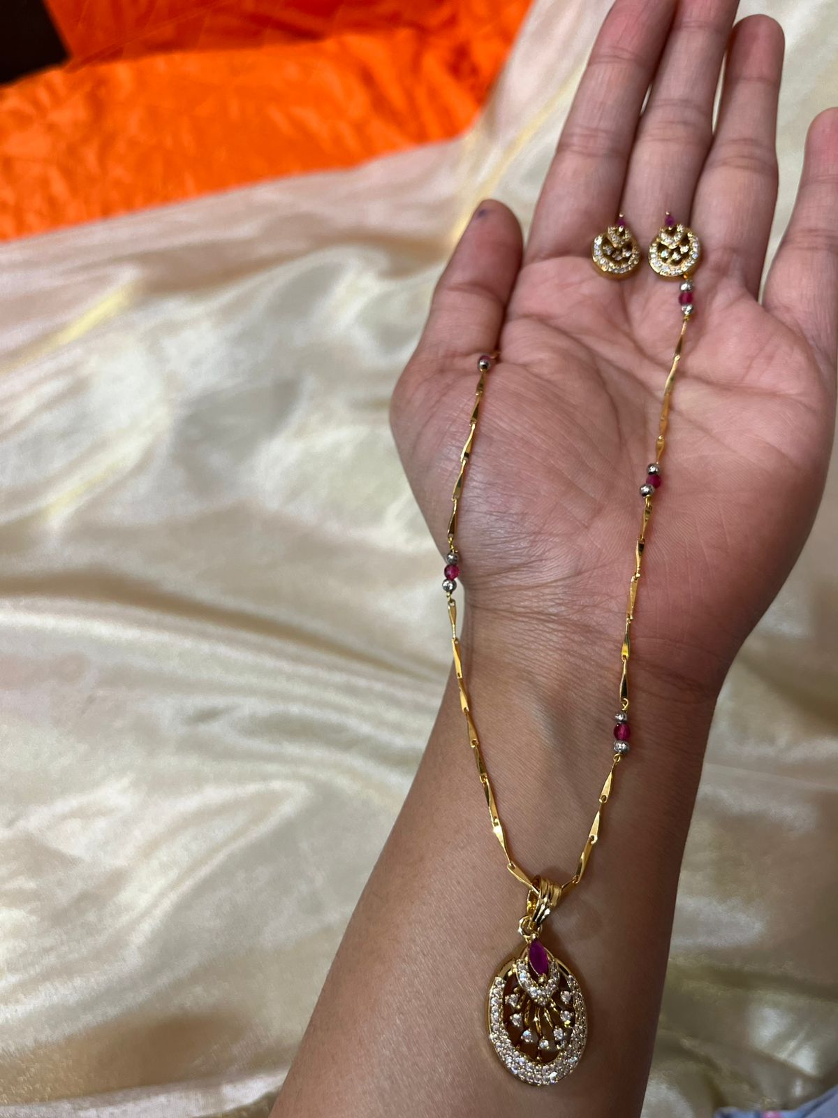 Removable Pendent with Earrings