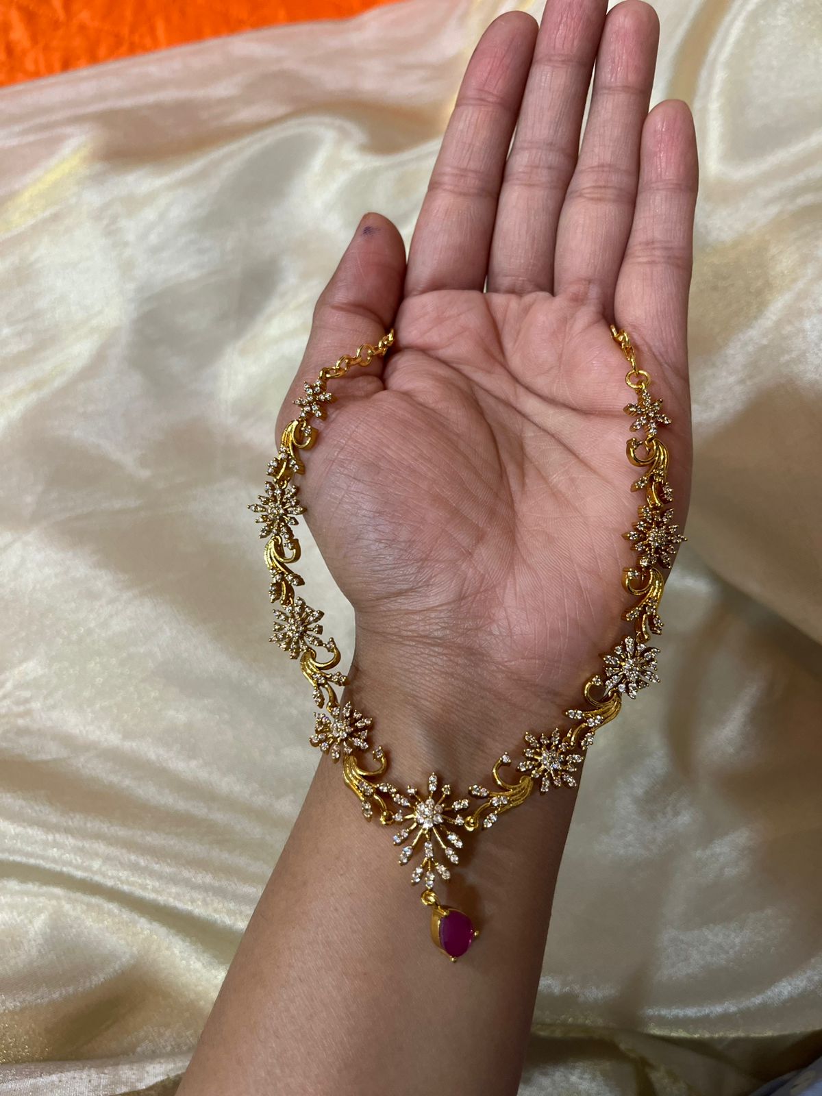 Simple neckset