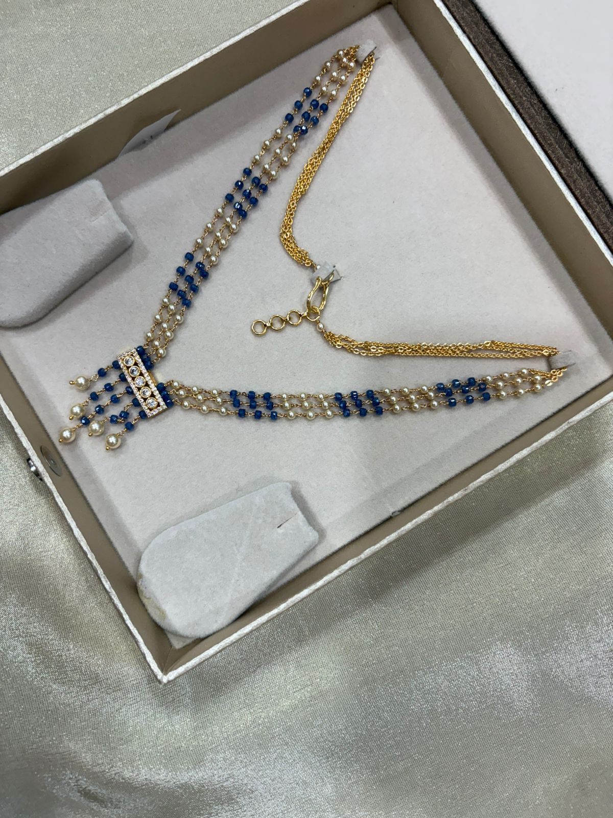 Gold replica beads and pearl chain