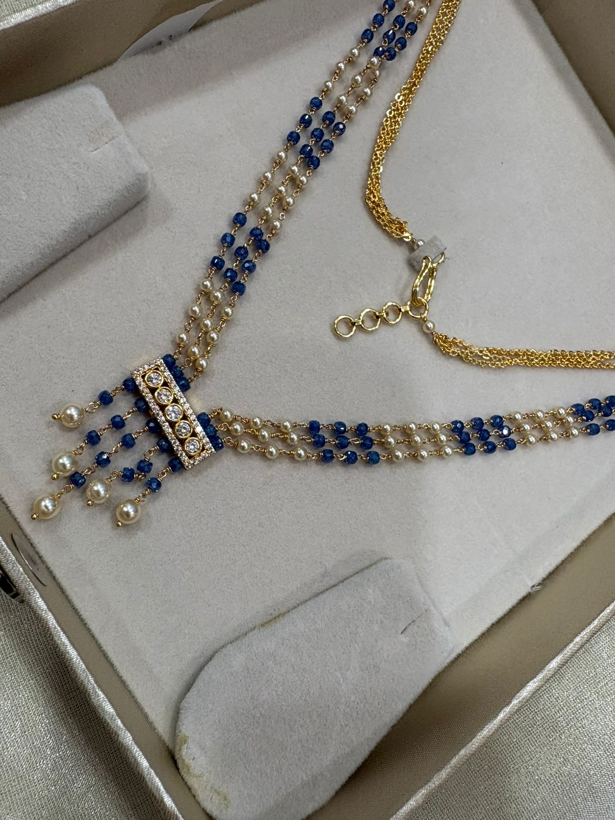 Gold replica beads and pearl chain