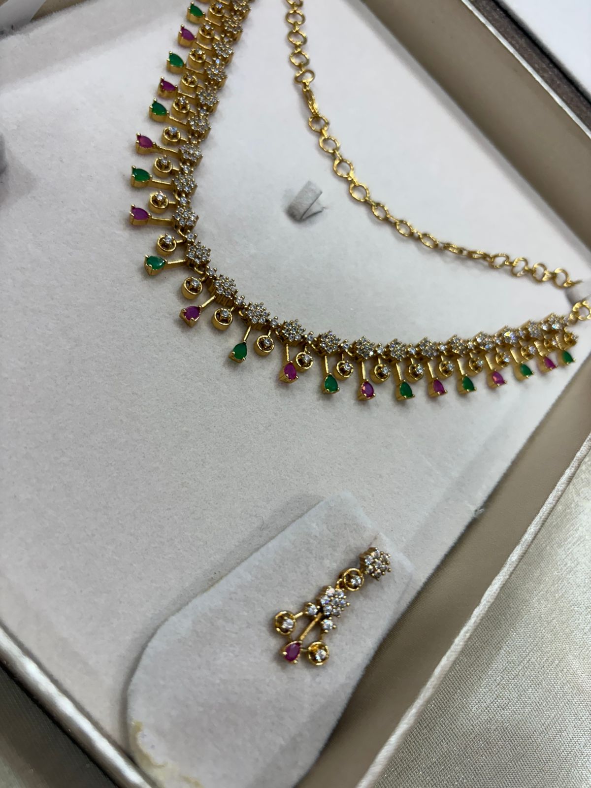 Simple neckset with earrings