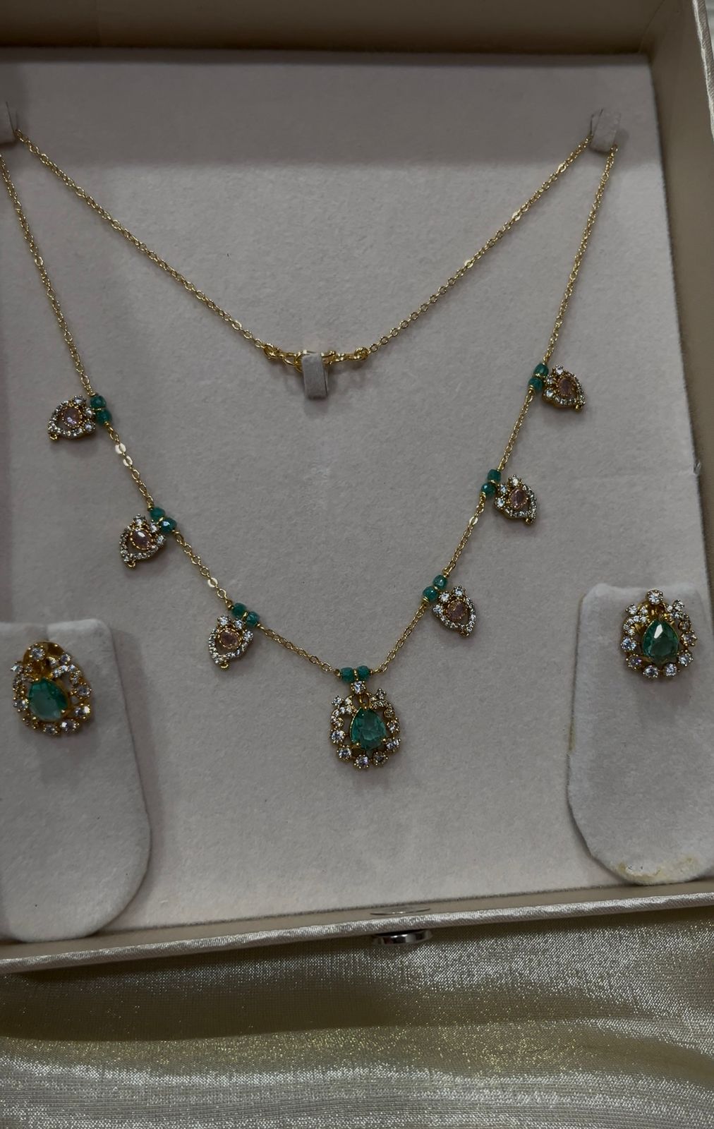 Gold replica Neckset with Earrings