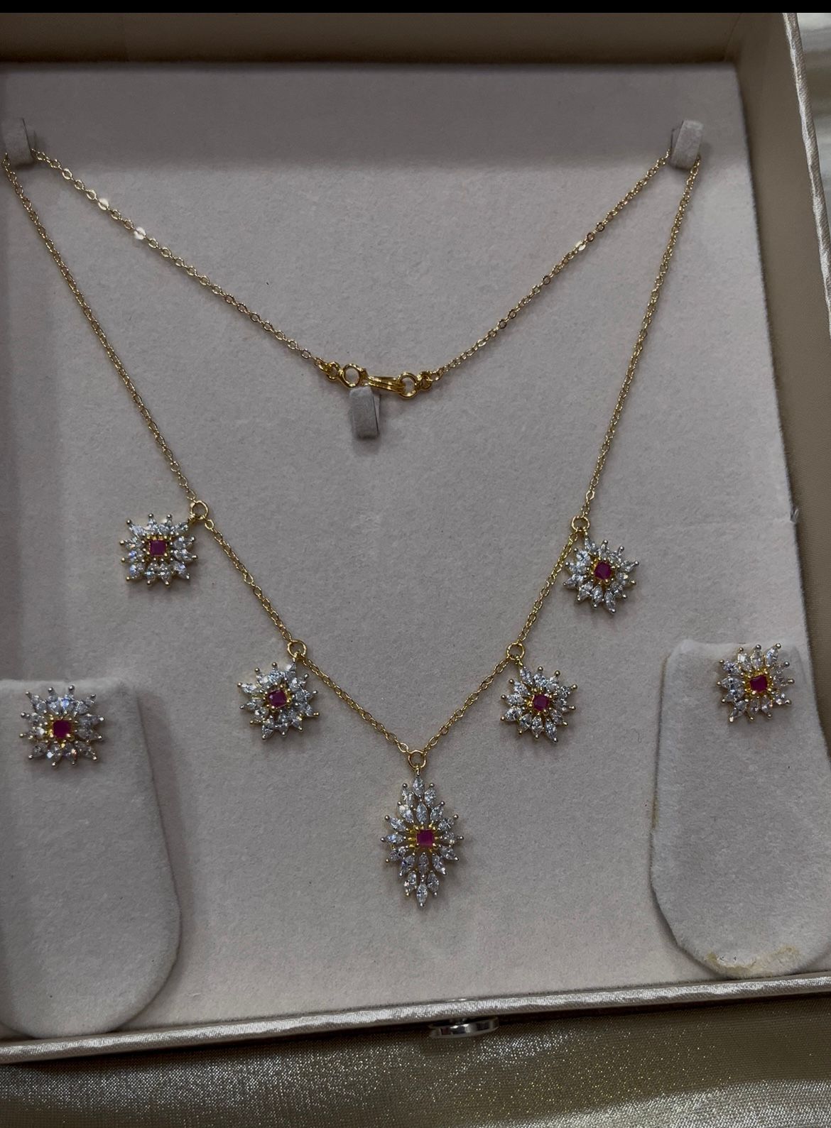 Gold replica Neckset with Earrings